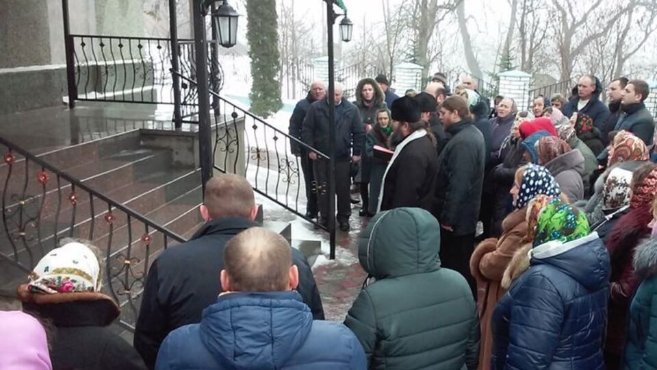 Після зіткнень храм опечатали