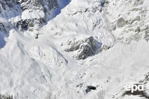 После сильного снегопада в Альпах прошла серия лавин