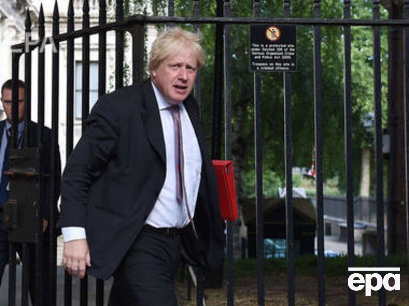 Поломка автомобіля ледь не зірвала побачення Джонсона