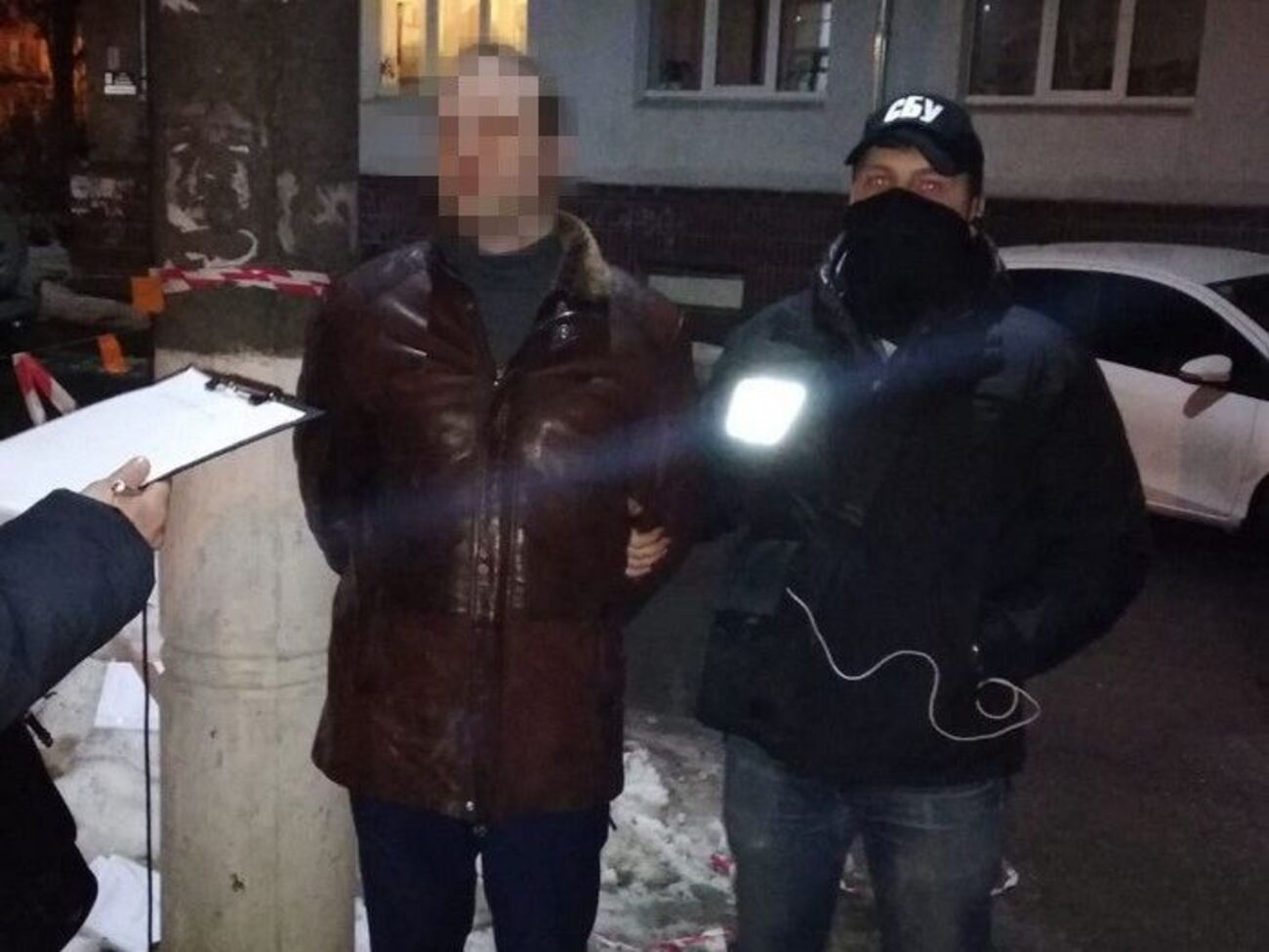 Правоохоронці затримали підозрюваного в Сумах після отримання остаточної суми хабара
