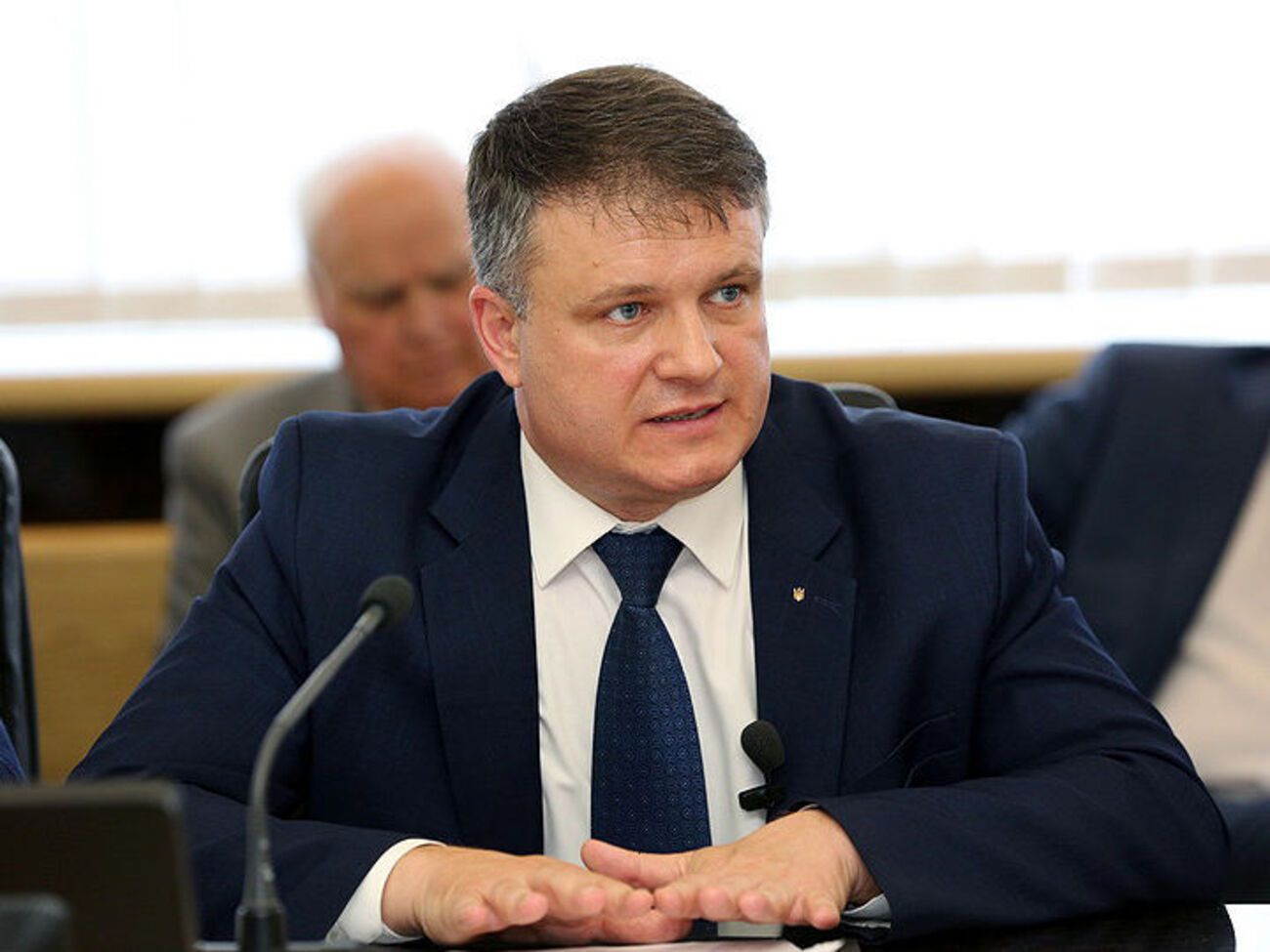 Варченко: Сегодняшнее избирательное законодательство не предусматривает выплату денег наблюдателям и агитаторам во время избирательной кампании