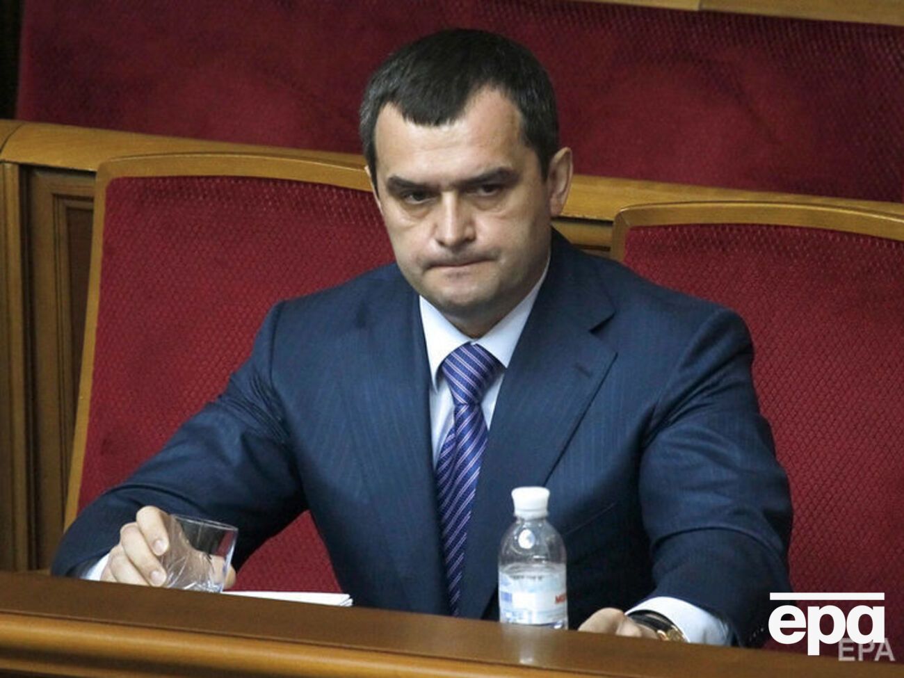 Слідство підозрювало, що Захарченко міг продати майно голландцям, щоб уникнути конфіскації