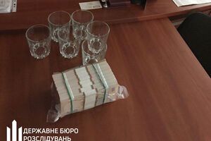 Поліцейського затримали в момент передання другої частини грошей