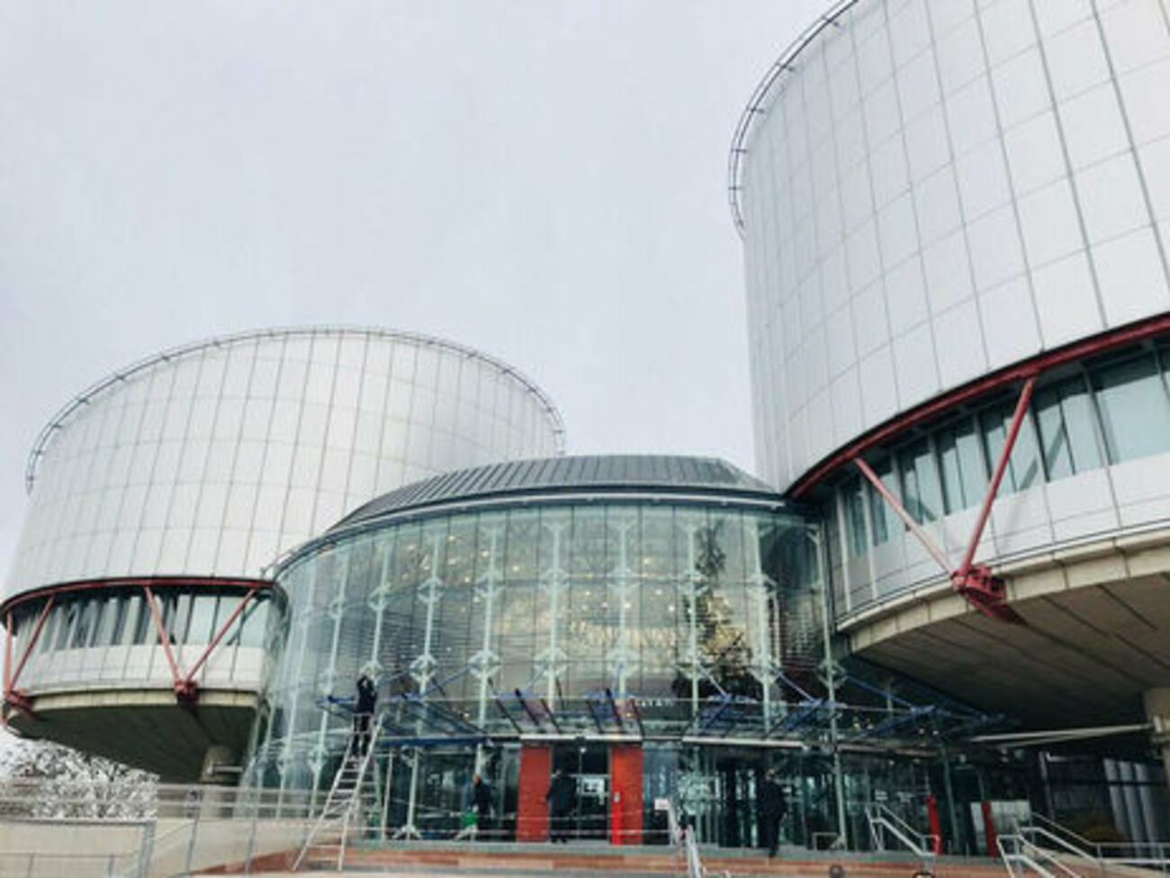 Причины переноса заседания в суде не назвали