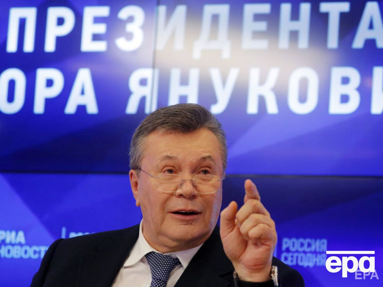 Сьогодні Янукович сказав, що може виїжджати за кордон