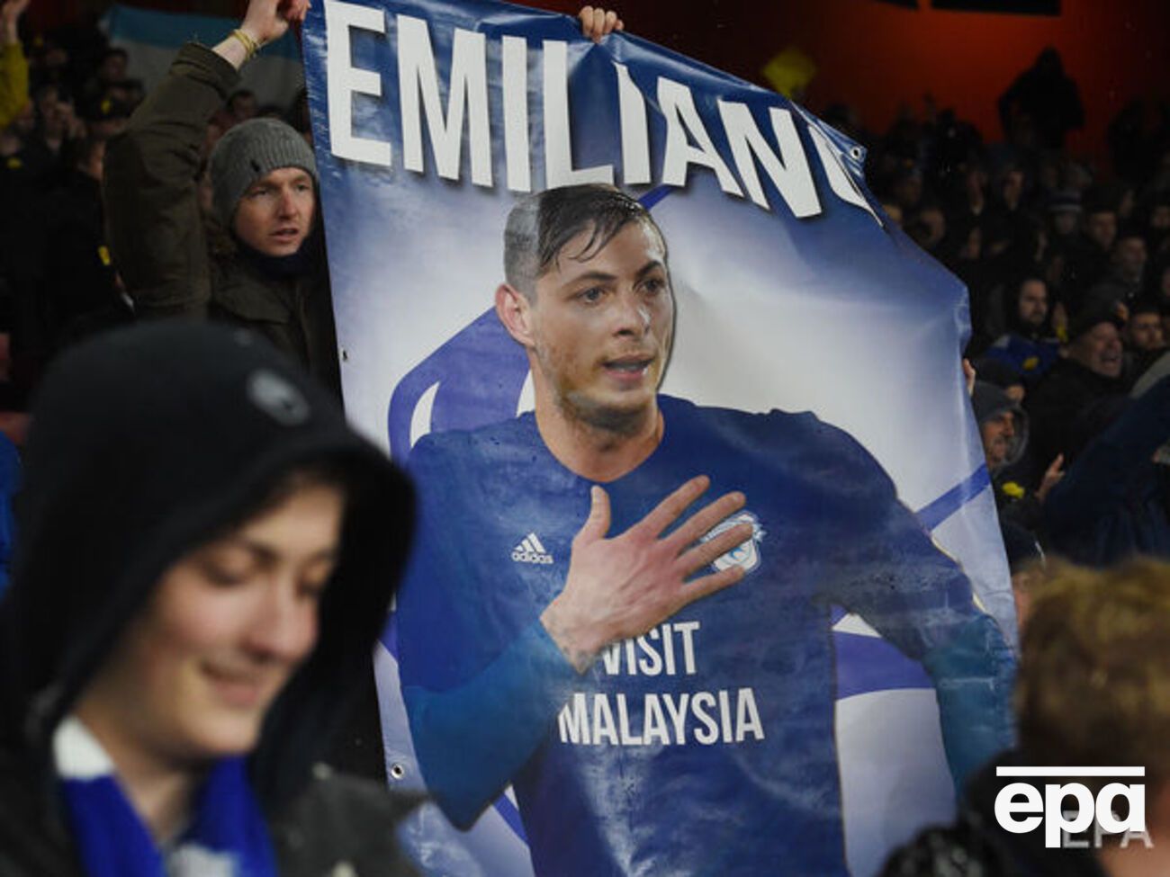 Сала перешел в "Кардифф", но не успел ни разу сыграть за этот клуб