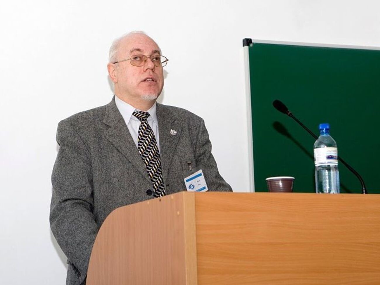 Липсиц готов внести только некоторые изменения в учебник