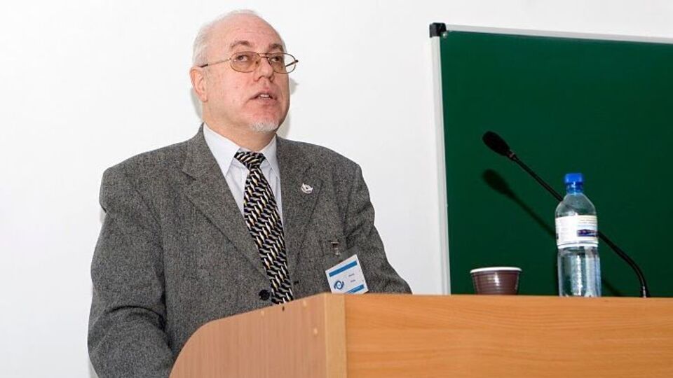 Ліпсіц готовий внести лише деякі зміни в підручник