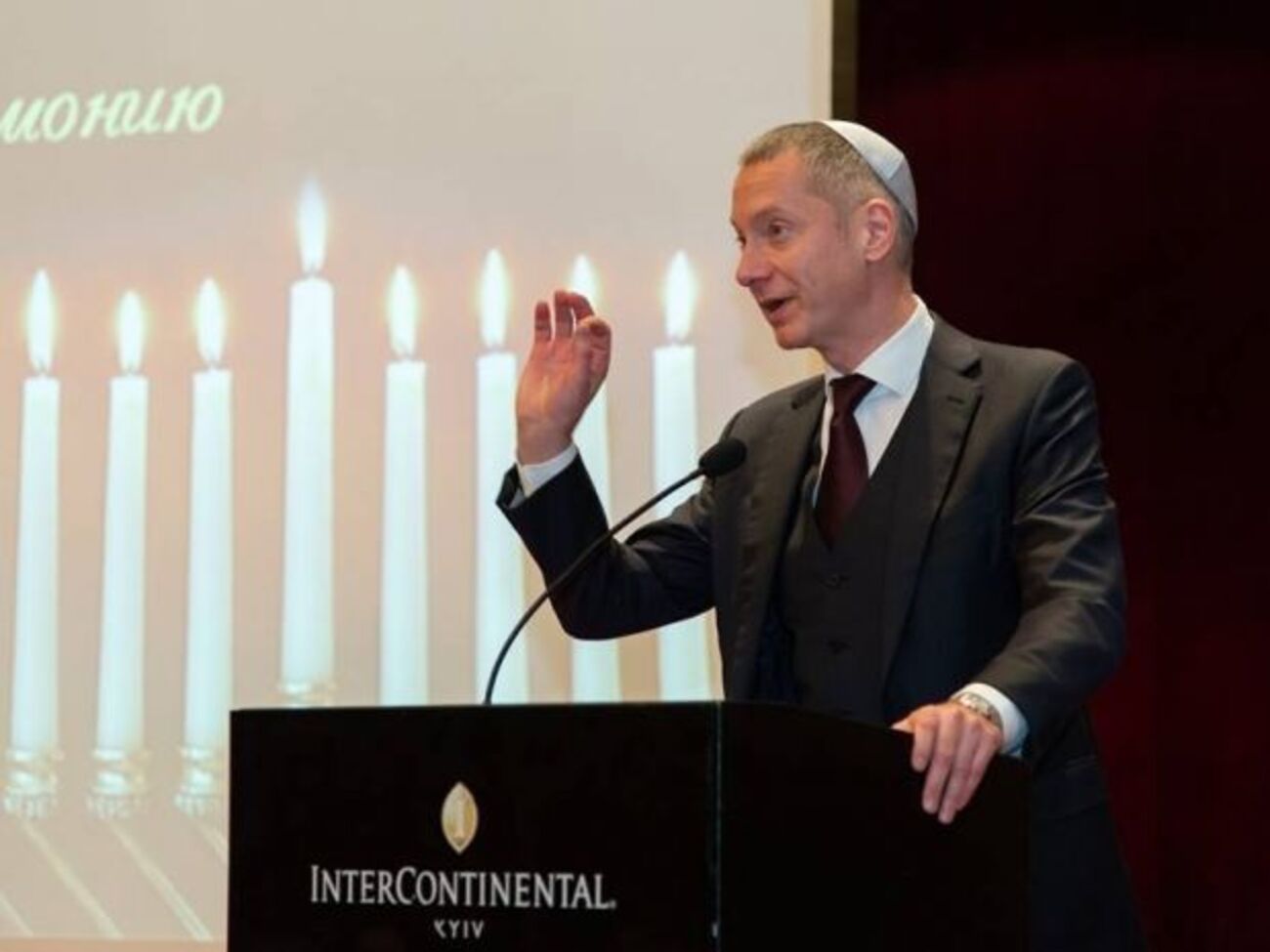 Boris Lozhkin: Almost everyone who calls himself a Ukrainian, carries a particle of another ethnic group in his blood. This makes Ukraine a very tolerant country