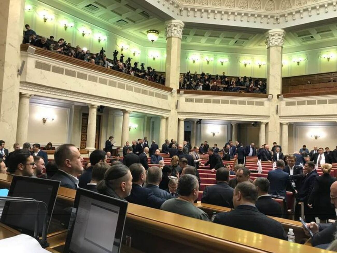 Парубій запросив голів фракцій для консультацій