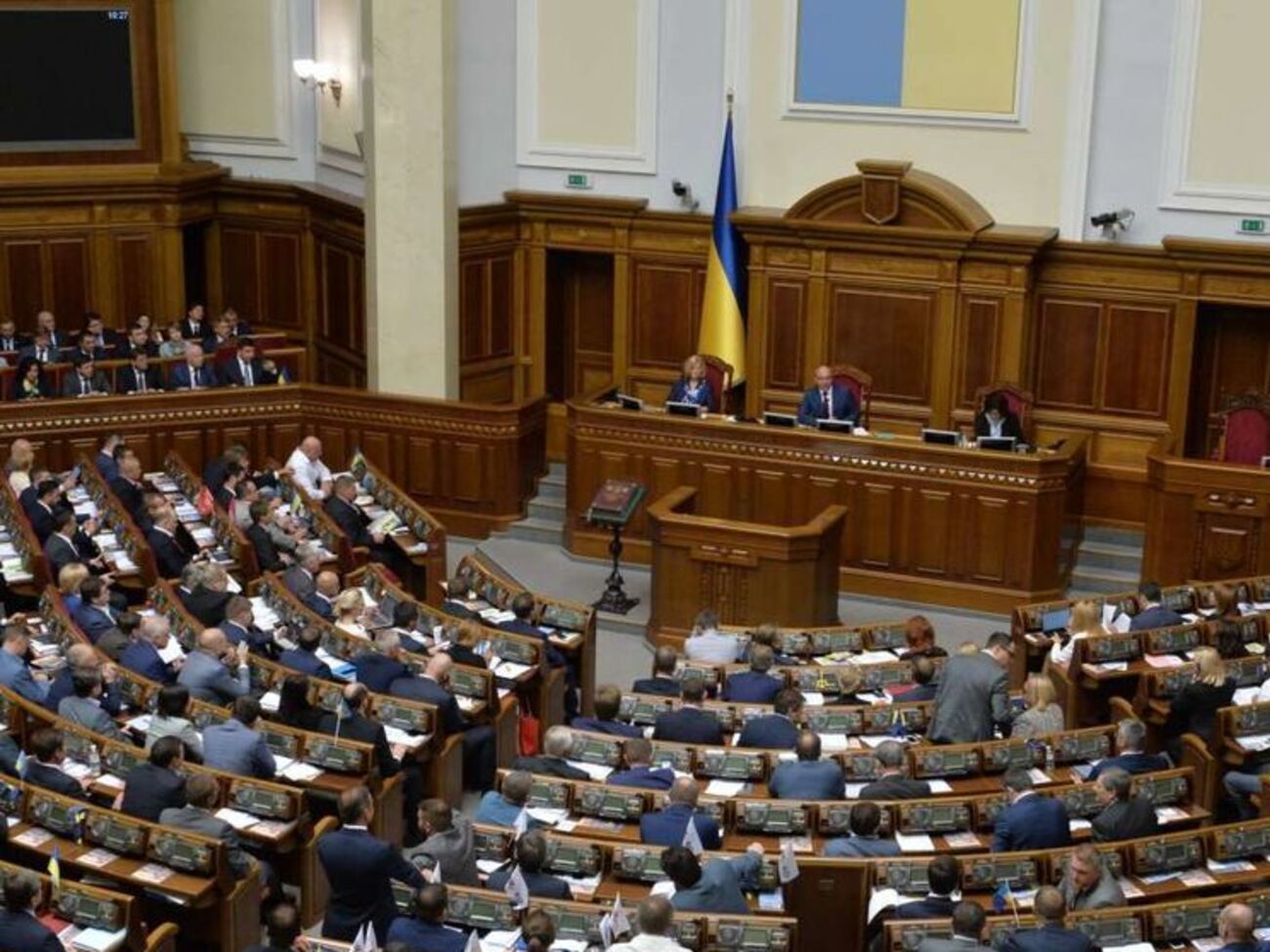 Рада ухвалила закон 7 лютого