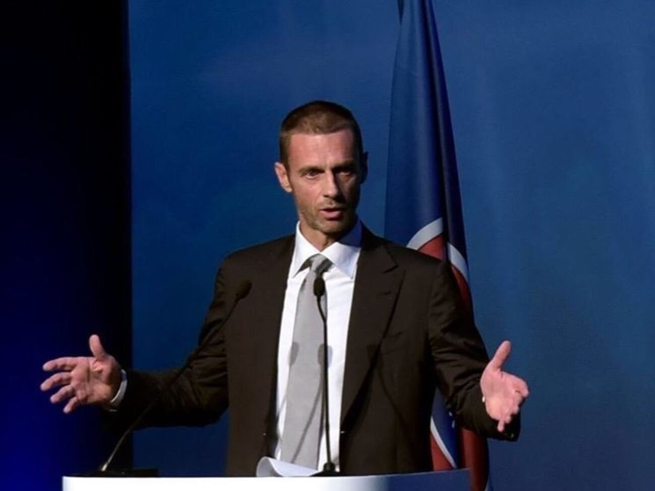 Чеферин сохранил должность президента УЕФА