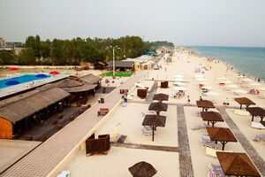 Базу отдыха Oasis Beach в Лазурном передали в аренду за 500 грн