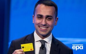 Вероятным поводом для отзыва посла может быть встреча вице-премьер-министра Италии Луиджи Ди Майо с лидерами французского движения "желтых жилетов"