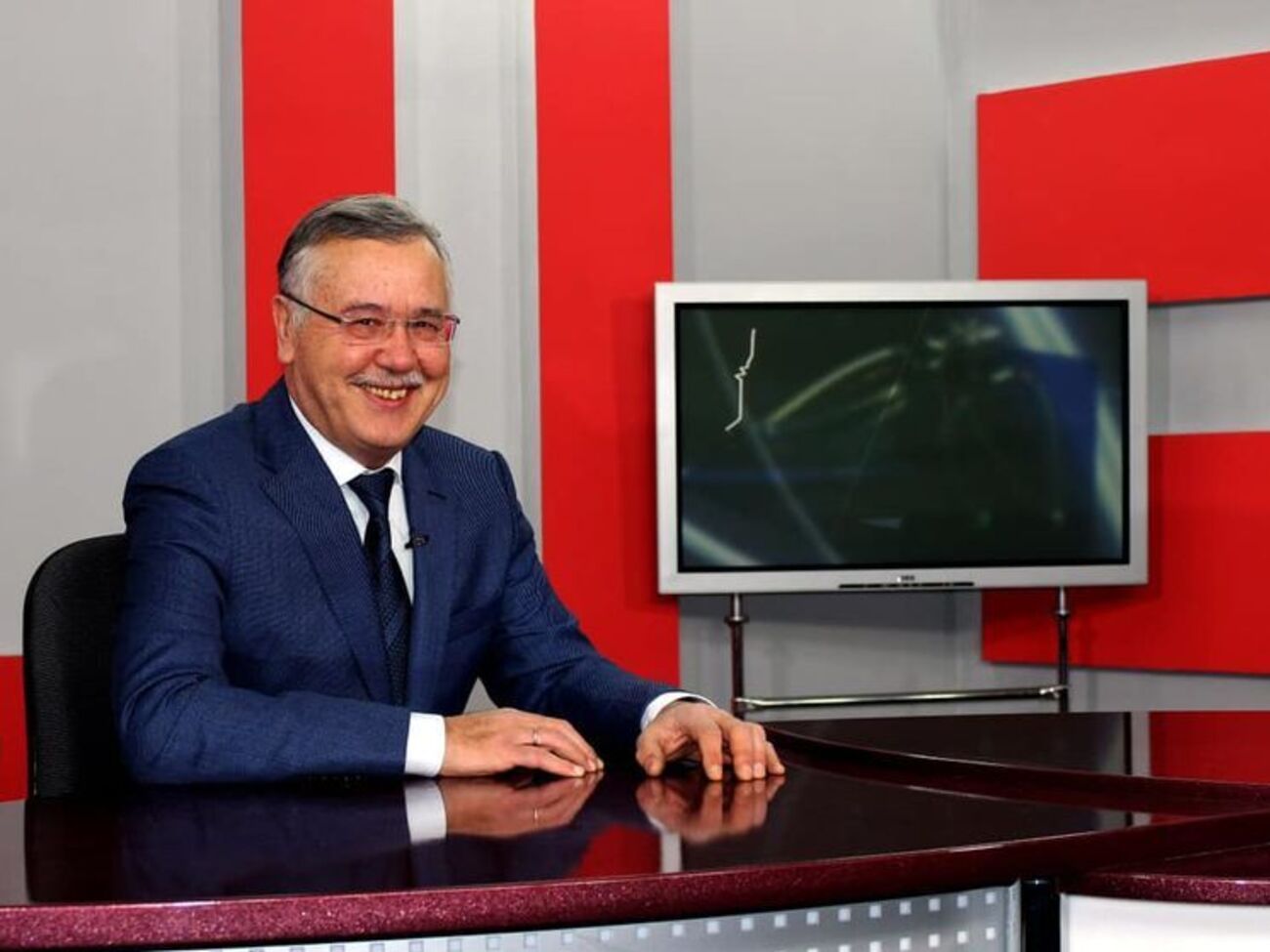 За словами Гриценка, український народ виступає проти спроб підкупу з боку влади.