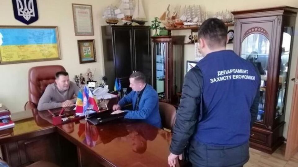 По данным прокуратуры, мэр Могилев-Подольского получил $15 тыс. за 0,3 га земли под застройку