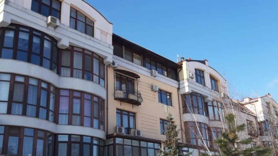 Квартира находится в доме по Оболонской набережной