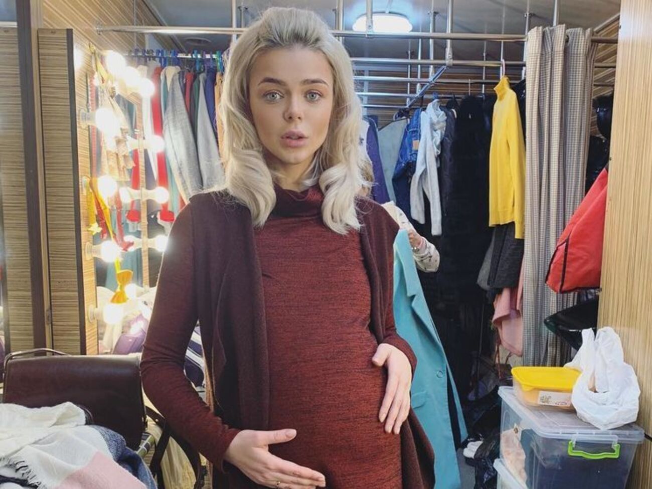 Гросу виконує роль вагітної