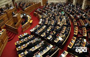 Голосование в парламенте Греции вызвало жаркие споры