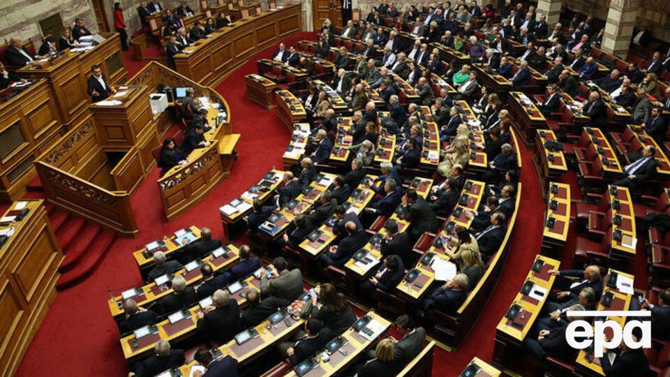 Голосование в парламенте Греции вызвало жаркие споры