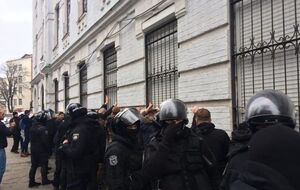 Сініцин повідомив, що між активістами і правоохоронцями сталася бійка