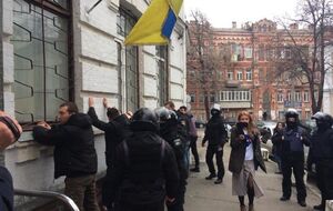 Поліцейські затримали орієнтовно 40 осіб