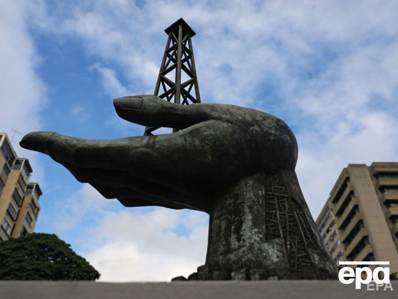 Експерти газети у сфері енергетики вважають, що Венесуела зможе зберегти деякий дохід від нафти, знизивши ціну