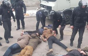 Во время потасовки полиции с активистами пострадала техника журналистов