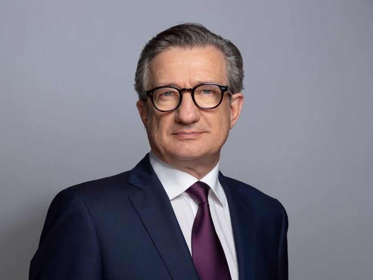 Виходити на президентські дебати проти людини, яка сама себе від сьогодні не вважає кандидатом на посаду президента України, Сергій Тарута вважає недоцільним, заявили в "Основі"