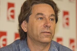 По данным Медведева, избиратели Садового распределяются между шестью претендентами на пост президента