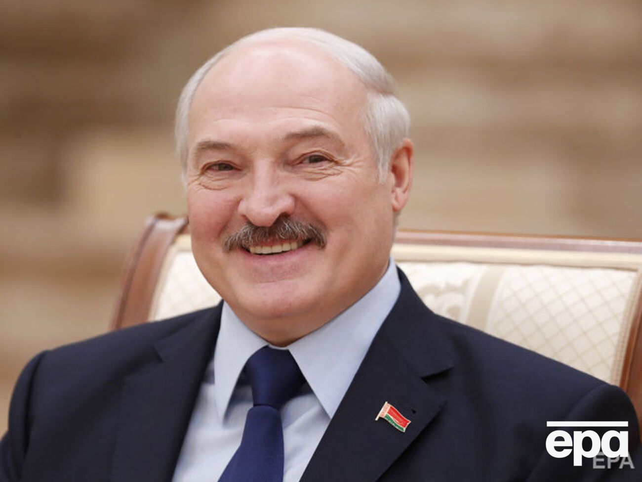 За словами Лукашенка, він "не зможе не висунути" своєї кандидатури на президентських виборах