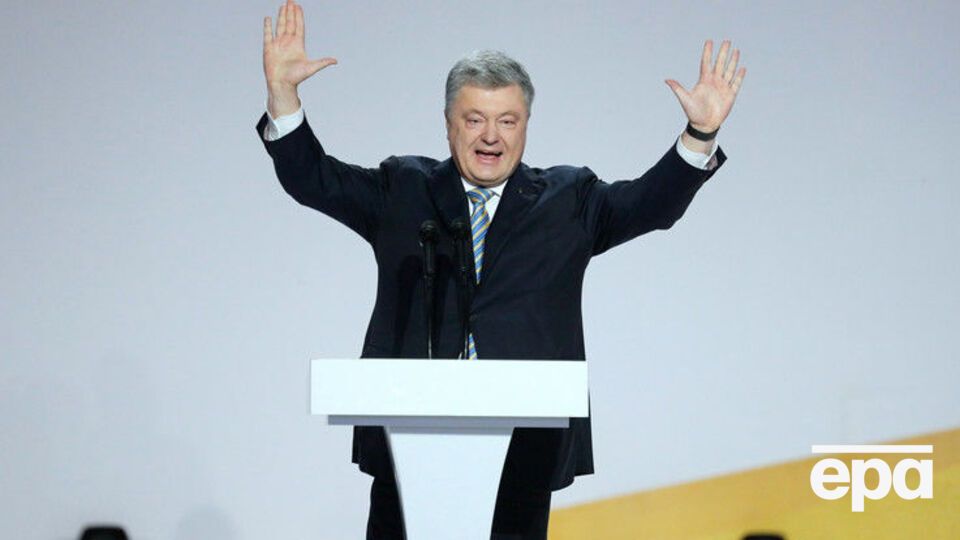 У штабі Порошенка заявили, що не скасовували броні рекламних майданчиків