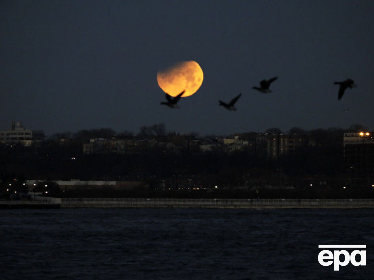 Білий дім намагається збільшити фінансування NASA у сфері досліджень Місяця