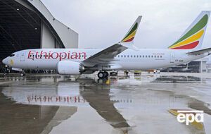 В самолете находилось 157 человек