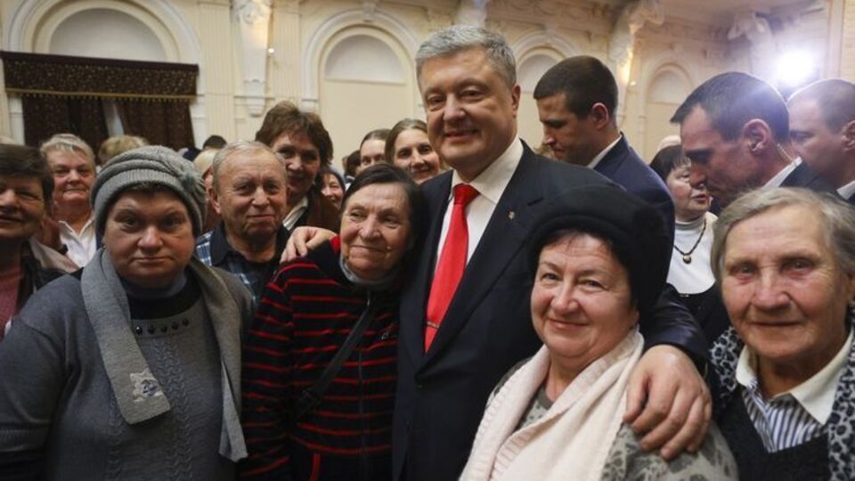 Фото- та відеоматеріали про поїздки Порошенка в регіони у Гриценка вважають передвиборчою агітацією