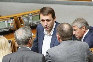 Генпрокурор Юрій Луценко має намір внести в Раду подання на зняття депутатської недоторканності з Дубіля