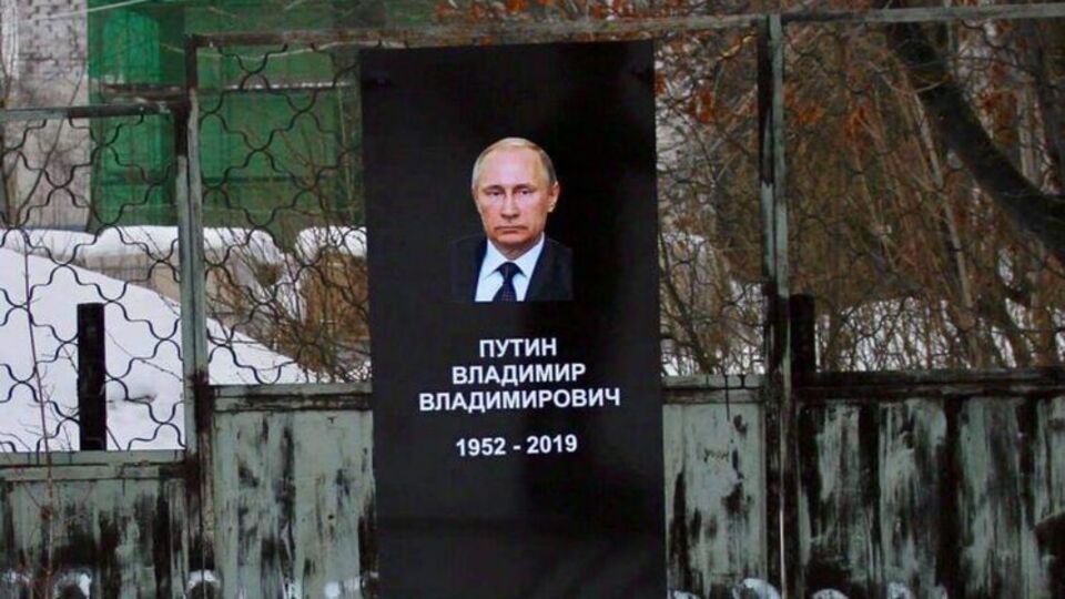 Утром 10 марта памятник стоял у здания Следкома РФ в Набережных Челнах