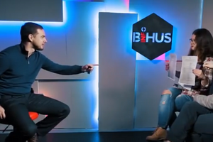 Шевченко в інтерв'ю журналістам Лесі Івановій та Денису Бігусу заперечував, що передавав гроші штатним співробітникам НАБУ