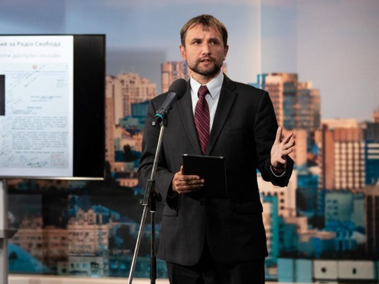 В'ятрович: Ми тільки починаємо дискусію про необхідність деколонізації в Україні
