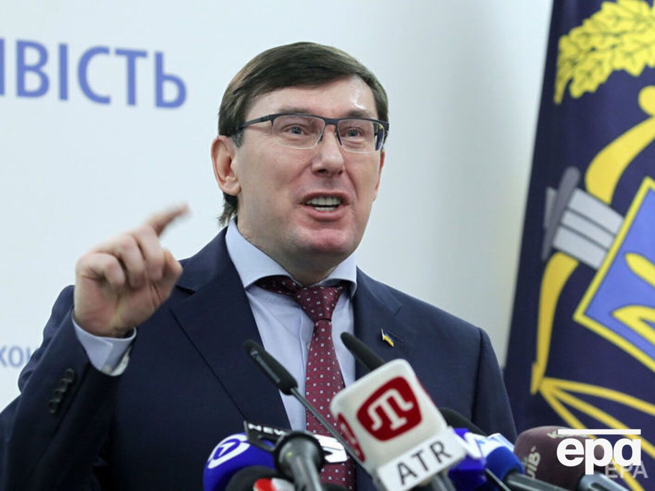 Луценко: Кто выявил коррупцию, тот и должен доводить дело до конца