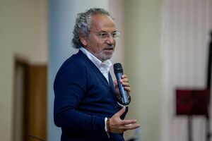 По данным опроса фонда Шустера, Тимошенко вызывает наибольший страх и является самым узнаваемым политиком в Украине