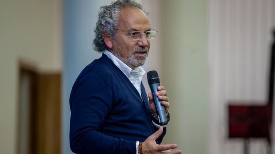 По данным опроса фонда Шустера, Тимошенко вызывает наибольший страх и является самым узнаваемым политиком в Украине