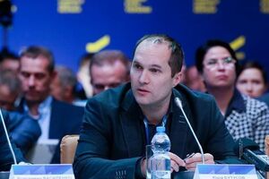 Мирні громадянські протести в демократичних країнах впливають на політику. Але в Україні після розслідування про держзакупівлі мирних акцій не було взагалі