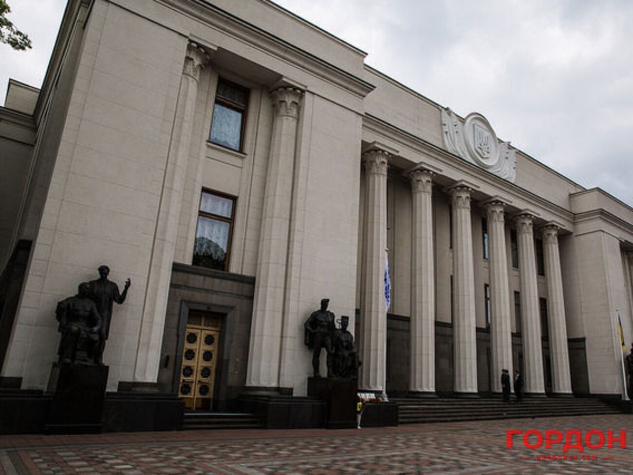 В представлении САП говорится о двух депутатах Верховной Рады