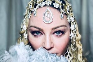 Мадонна: Предупреждение: танцы приводят к улыбке!