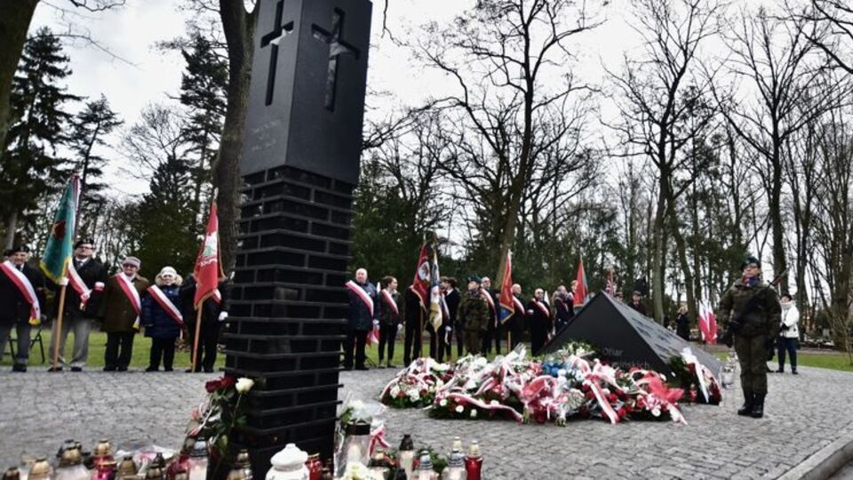 Пам'ятник відкрили 9 лютого