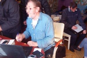СБУ провела обшуки за місцем проживання чоловіка