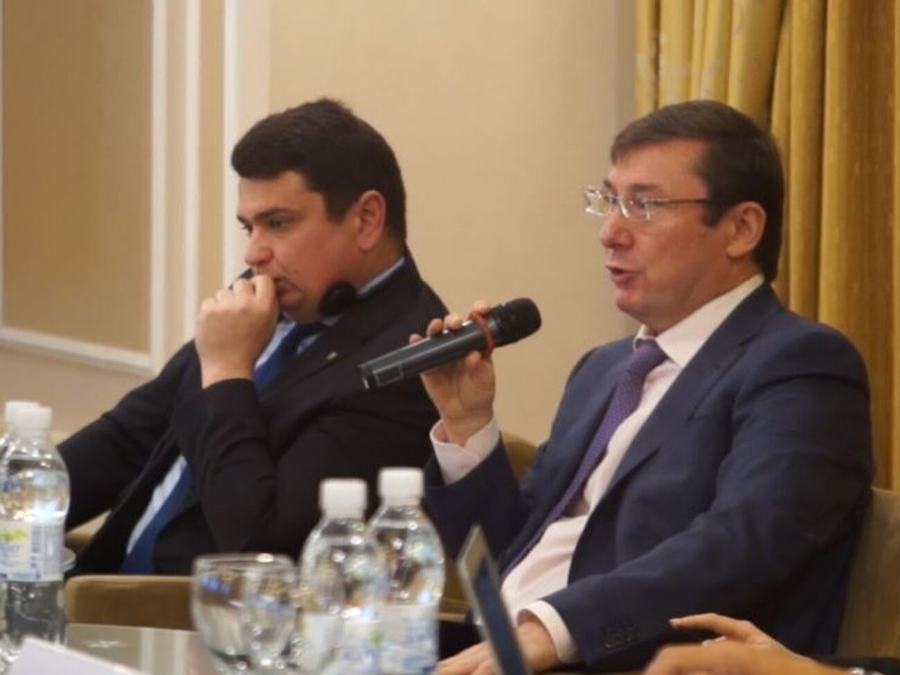 Луценко и Сытник поспорили из-за переписки директора "Оптимумспецдетали"