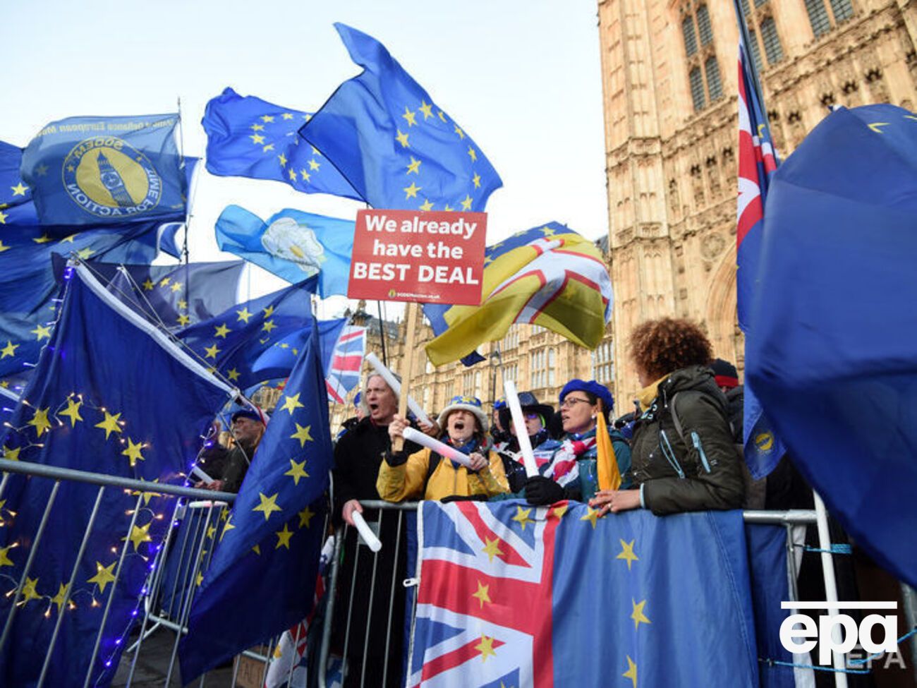 У Британії не вщухають дискусії про умови Brexit