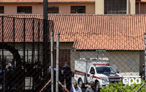 Двое вооруженных людей устроили стрельбу на территории школы в Бразилии. Фоторепортаж